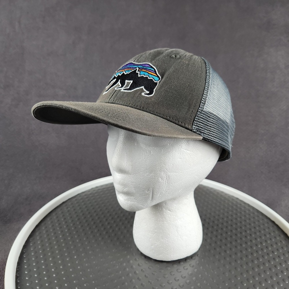 Patagonia Fitz Roy Bear Trucker Hat Cap Snap Back Gray Mesh‎ Mens One Size - Picture 3 of 11